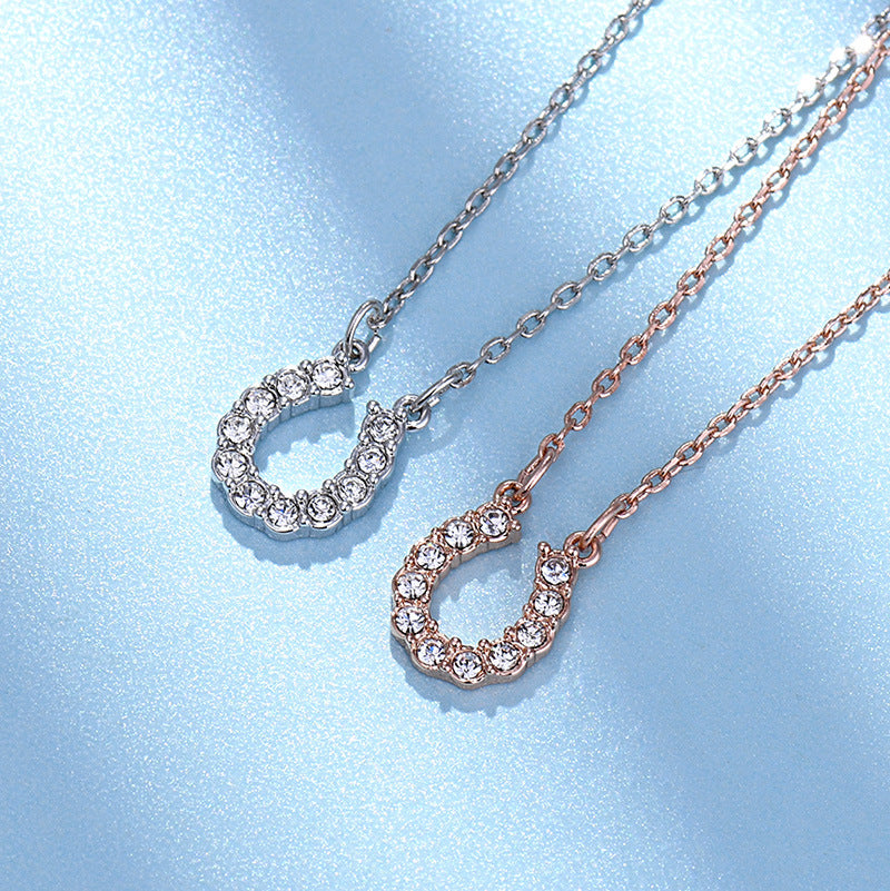 U-shaped necklace with diamonds